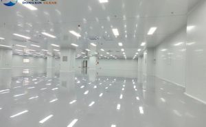 萬級無塵車間裝修該怎么保障潔凈度？【東鑫凈化】